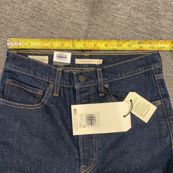 Levi's® Premium RIBCAGE BOOTCUT WOMEN'S JEANS - Picture 5 of 12